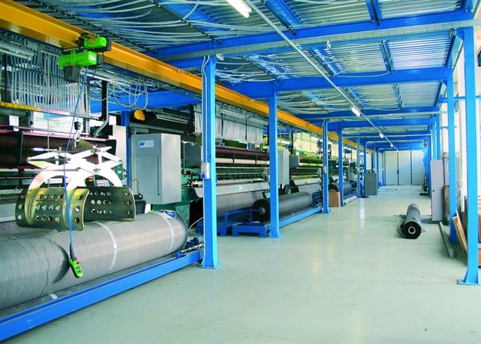 Fornitura Erba Sintetica Fornitura del solo manto in prato sintetico o in KIT completo di materiali accessori... <a href="/azienda/dalla-produzione-all-installazione-il-tuo-manto-in-erba-sintetica-chiavi-in-mano">Leggi tutto</a>
