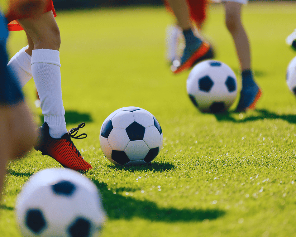 Come sanificare i campi in erba sintetica?