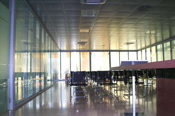 sala-convegni-erba-sintetica