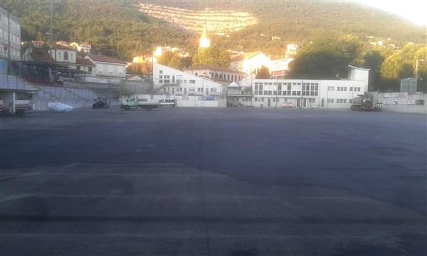 trieste-inizio-lavori-erba-sintetica