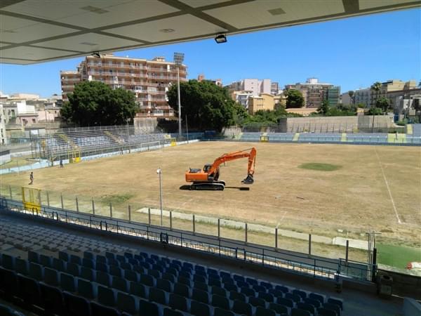 stadio-siracusa-in-erba-sintetica